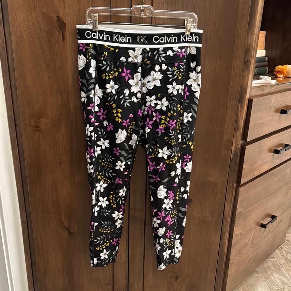 Calvin Klein Floral Print Leggings - Black